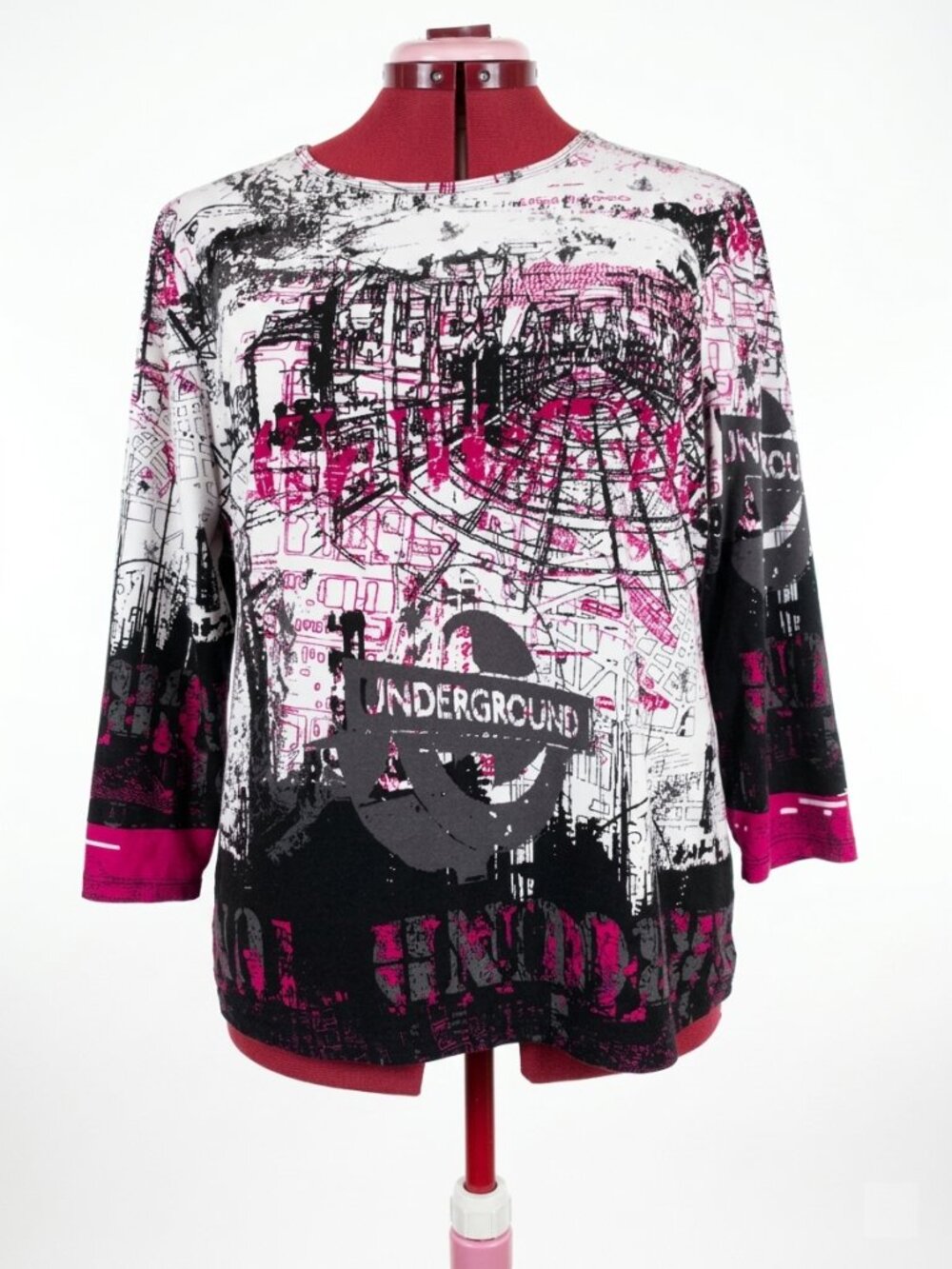 MYGARD  Collection | London Underground Graphic Top - Large